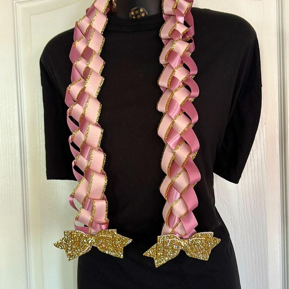 Custom Graduation Lei, Birthday Lei 
Money Lei Class of 2024 rose /gold - Picture 4 of 17